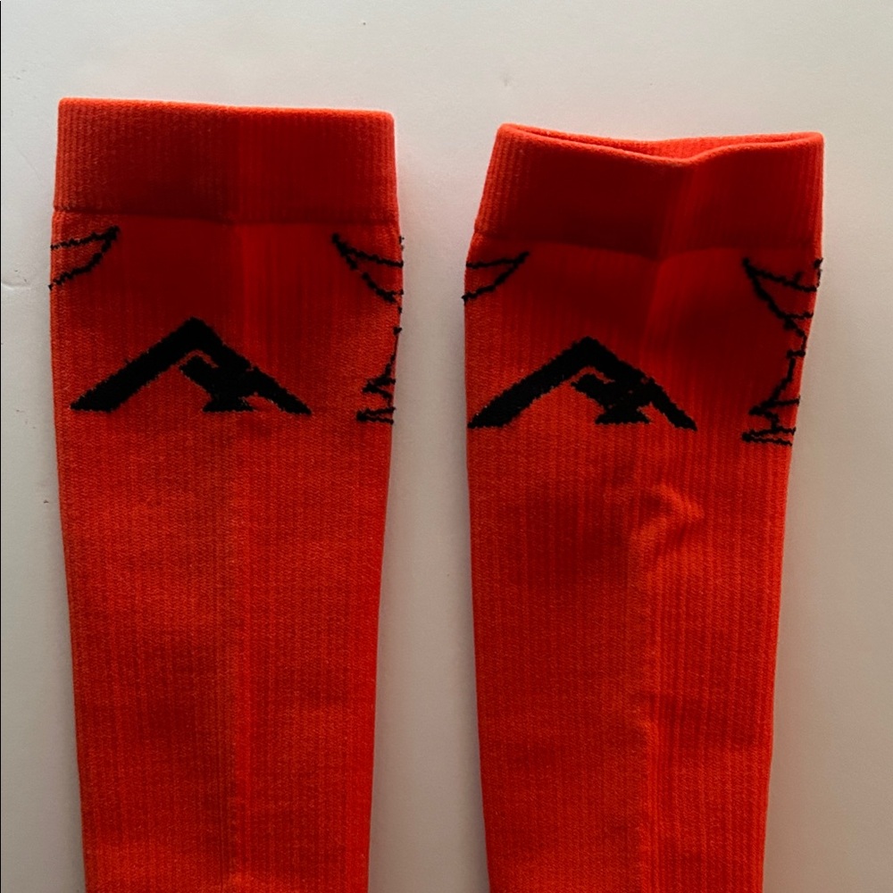 | Pro Compression | Knee-High Compression Socks - Picture 4 of 7
